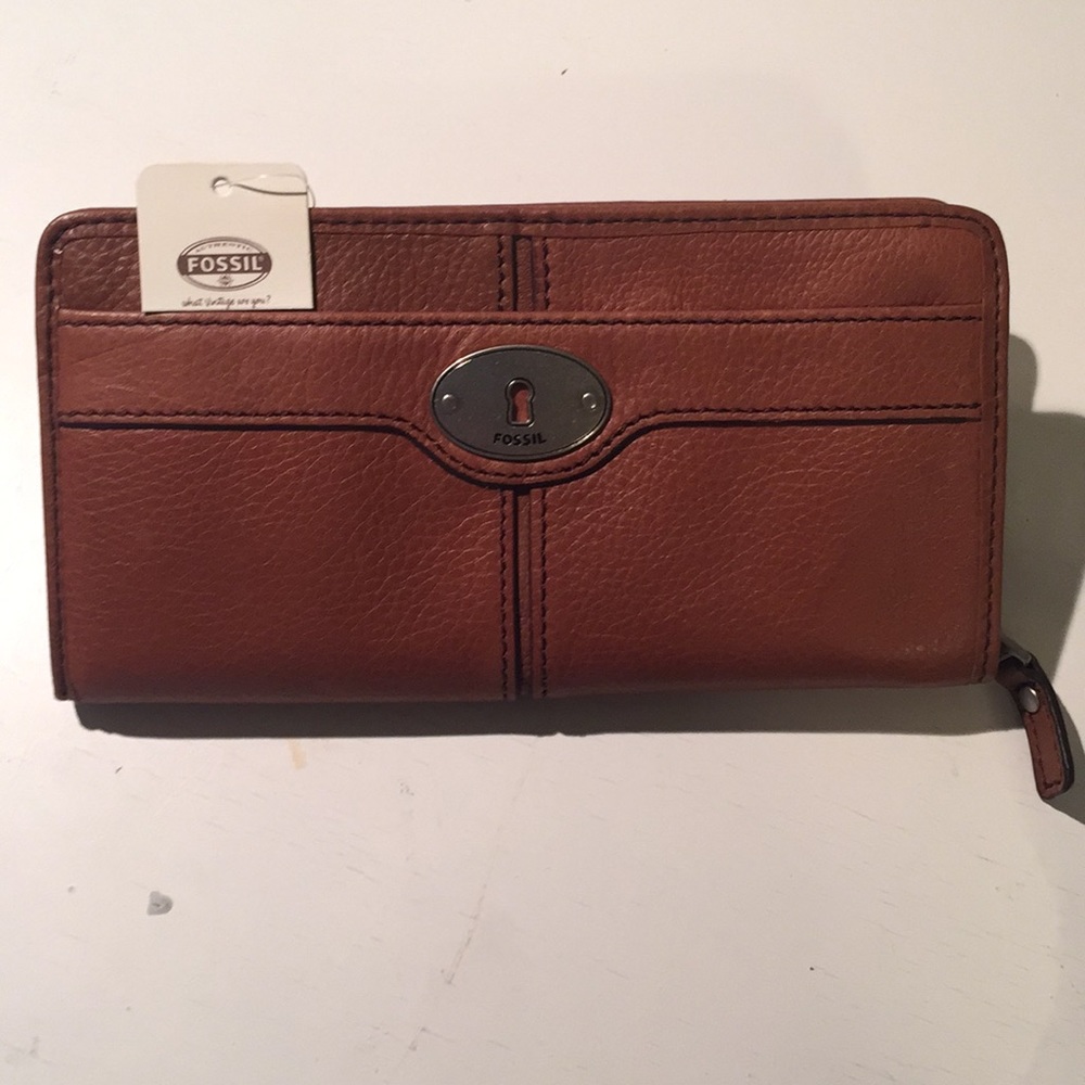 Fossil Maddox Zip Clutch